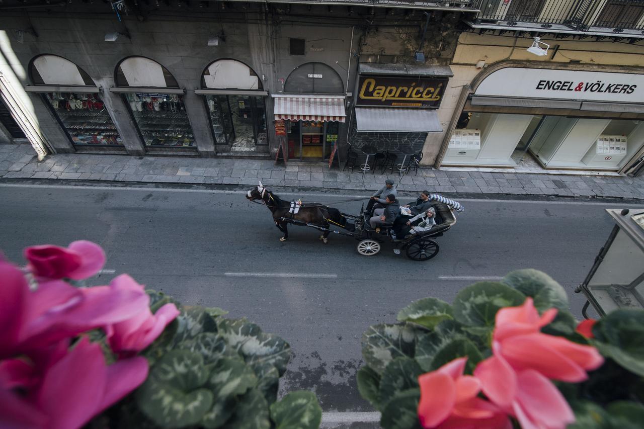 Via Vittorio Emanuele *