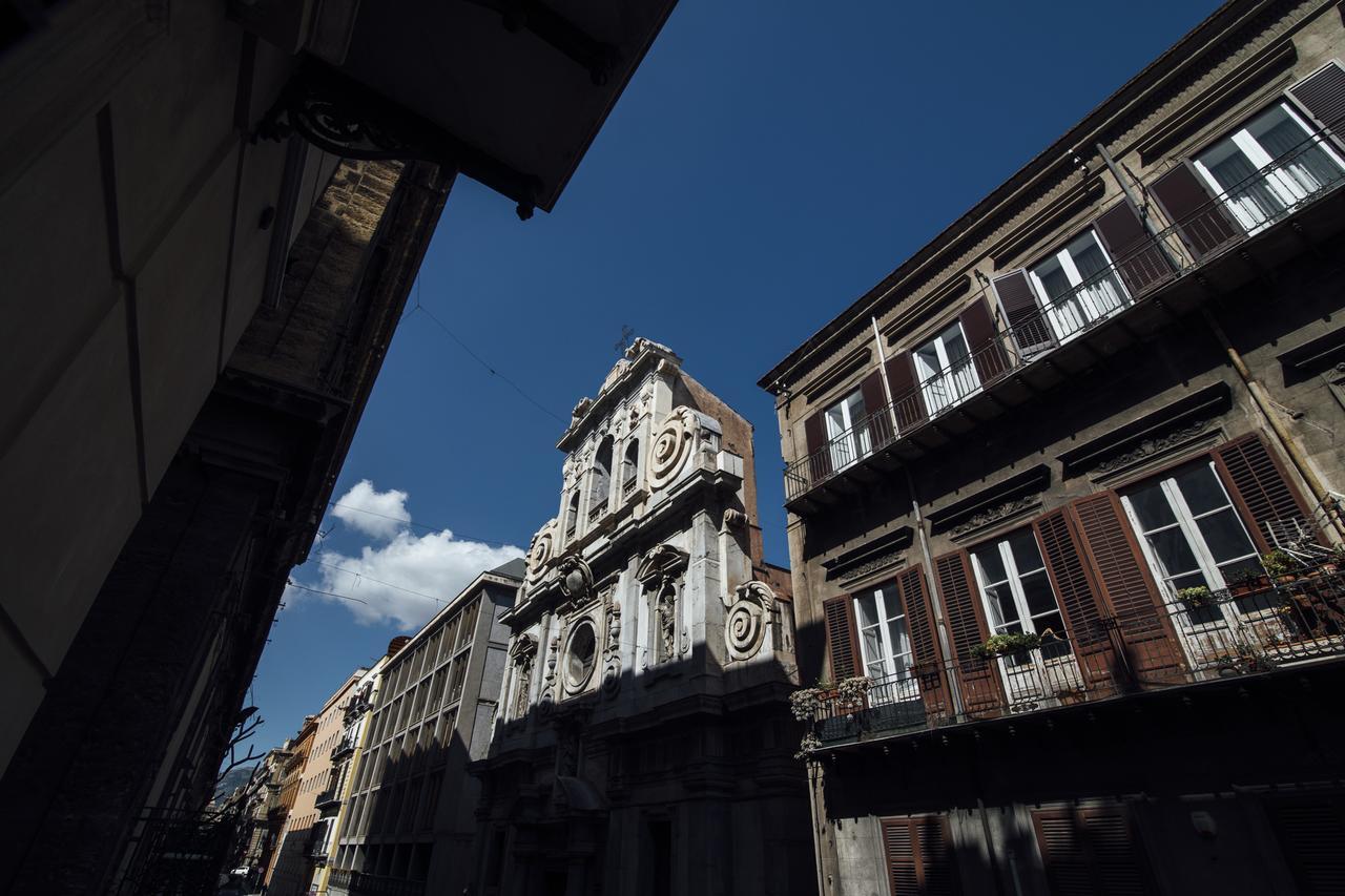Via Vittorio Emanuele *